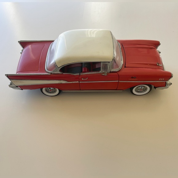AMT 1957 Chevrolet 2 Door Hardtop Model - Picture 12 of 13